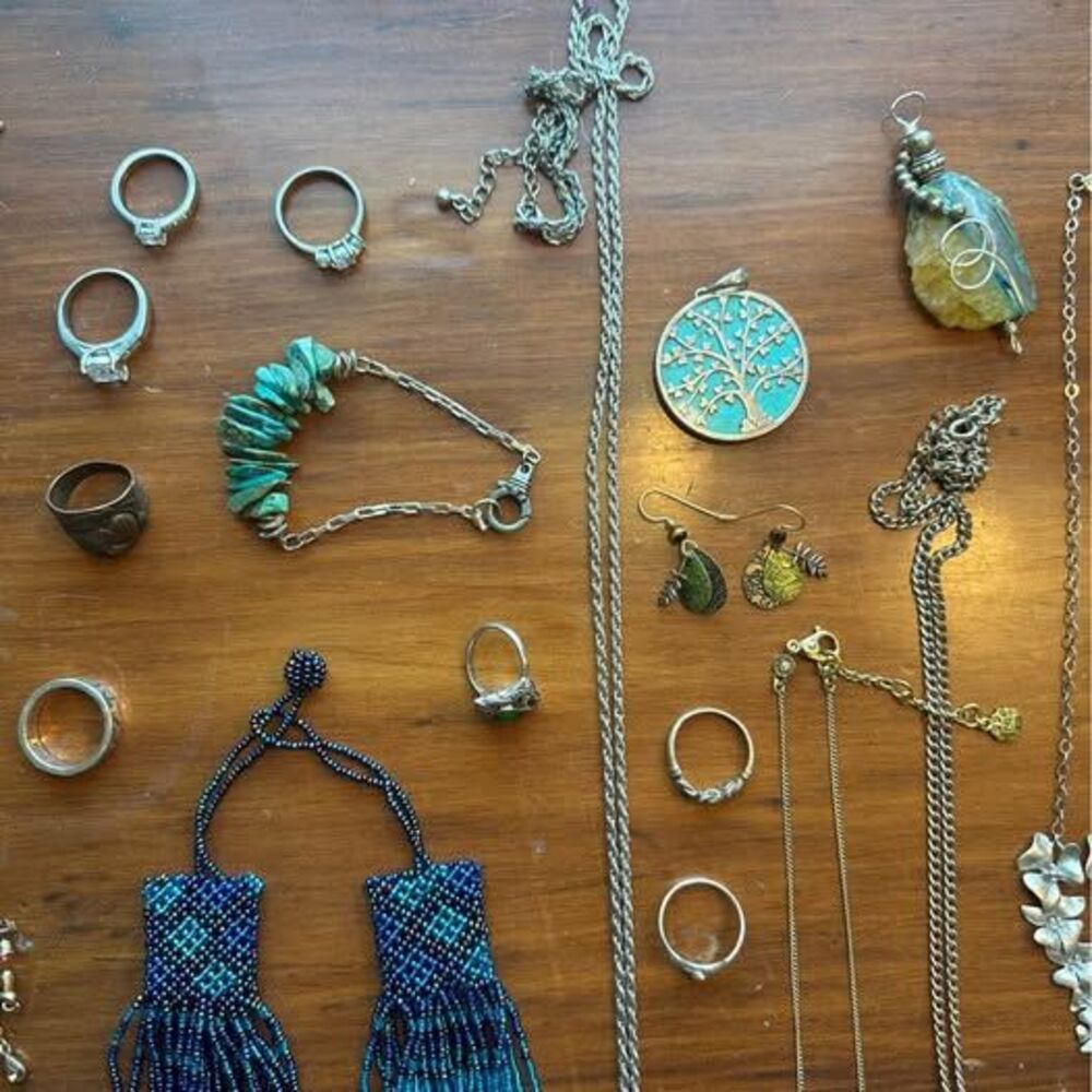 LOT of Jewelry (42 pieces) - Picture 8 of 10